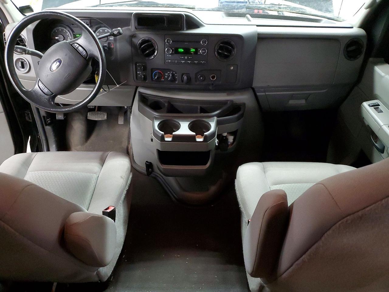 2013 Ford Econoline E350 Super Duty Wagon