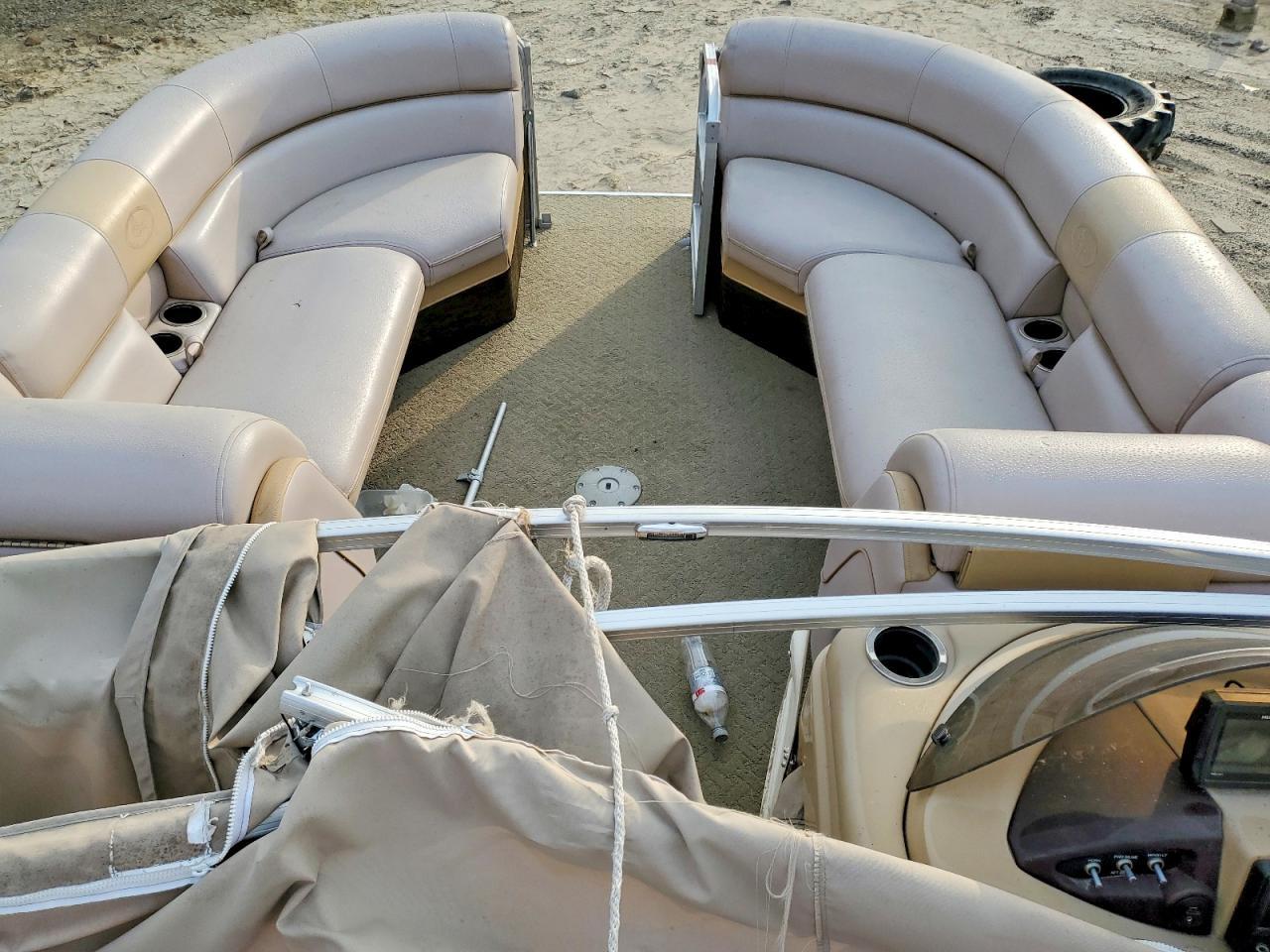 2015 Southbay 524SLX-Boat