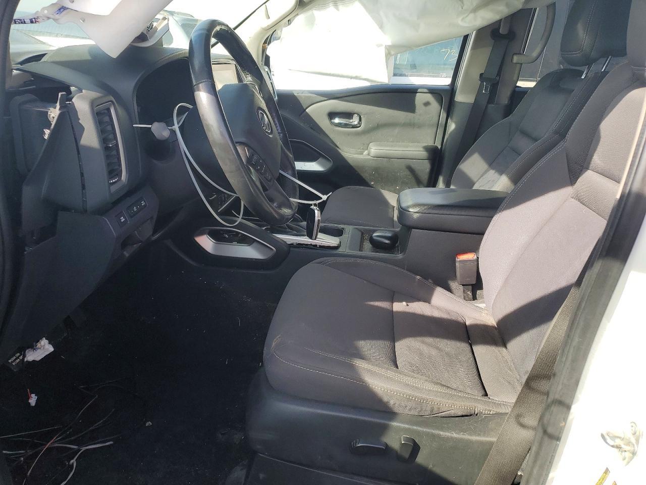 2022 Nissan Frontier SV