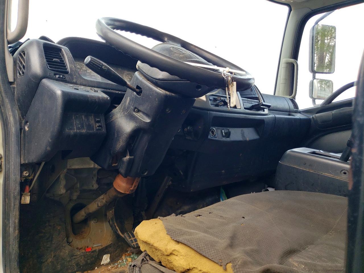 2013 Hino 258/268 BOX Truck
