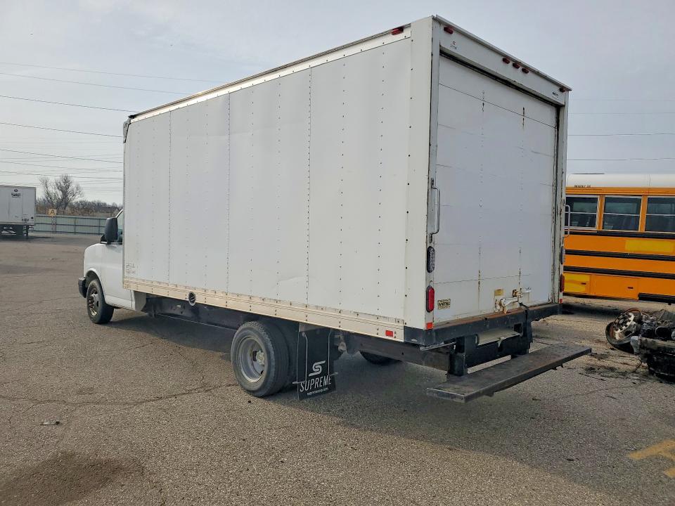 2017 Chevrolet Express BOX Truck