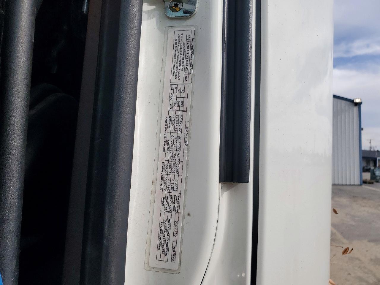 2020 Peterbilt 579 Semi Truck