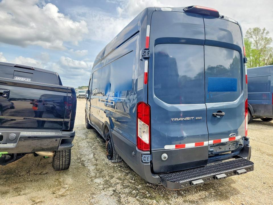 2019 Ford Transit T
