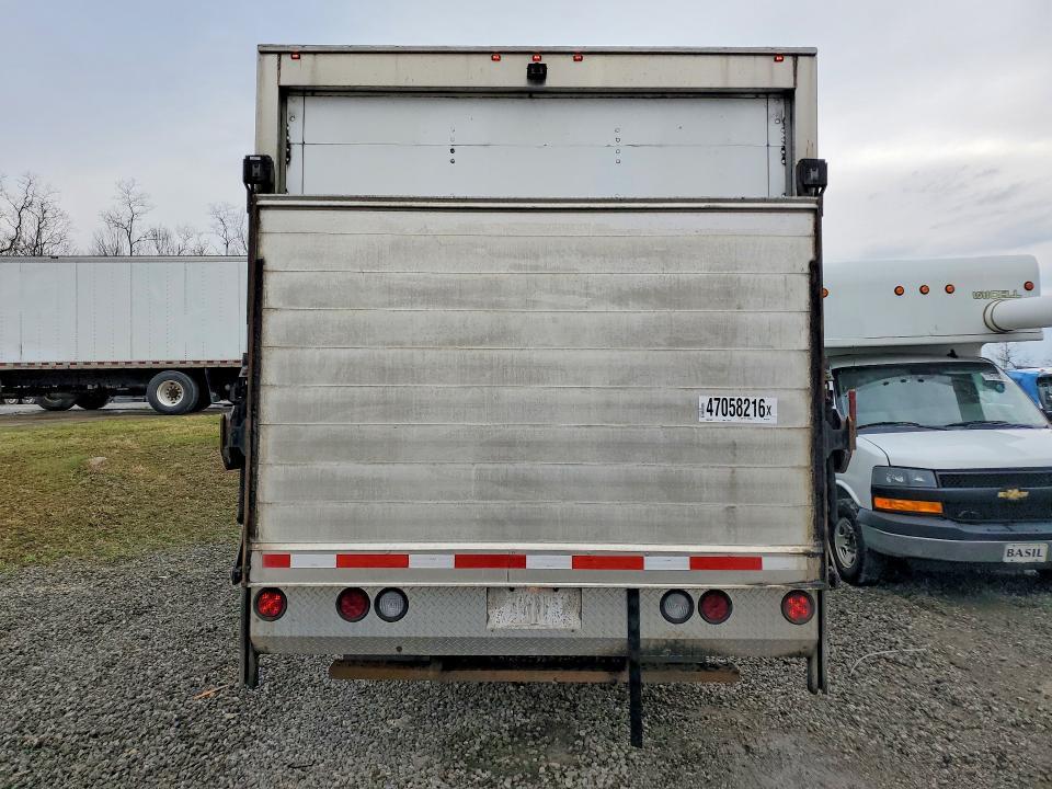 2018 Isuzu NPR HD BOX Truck