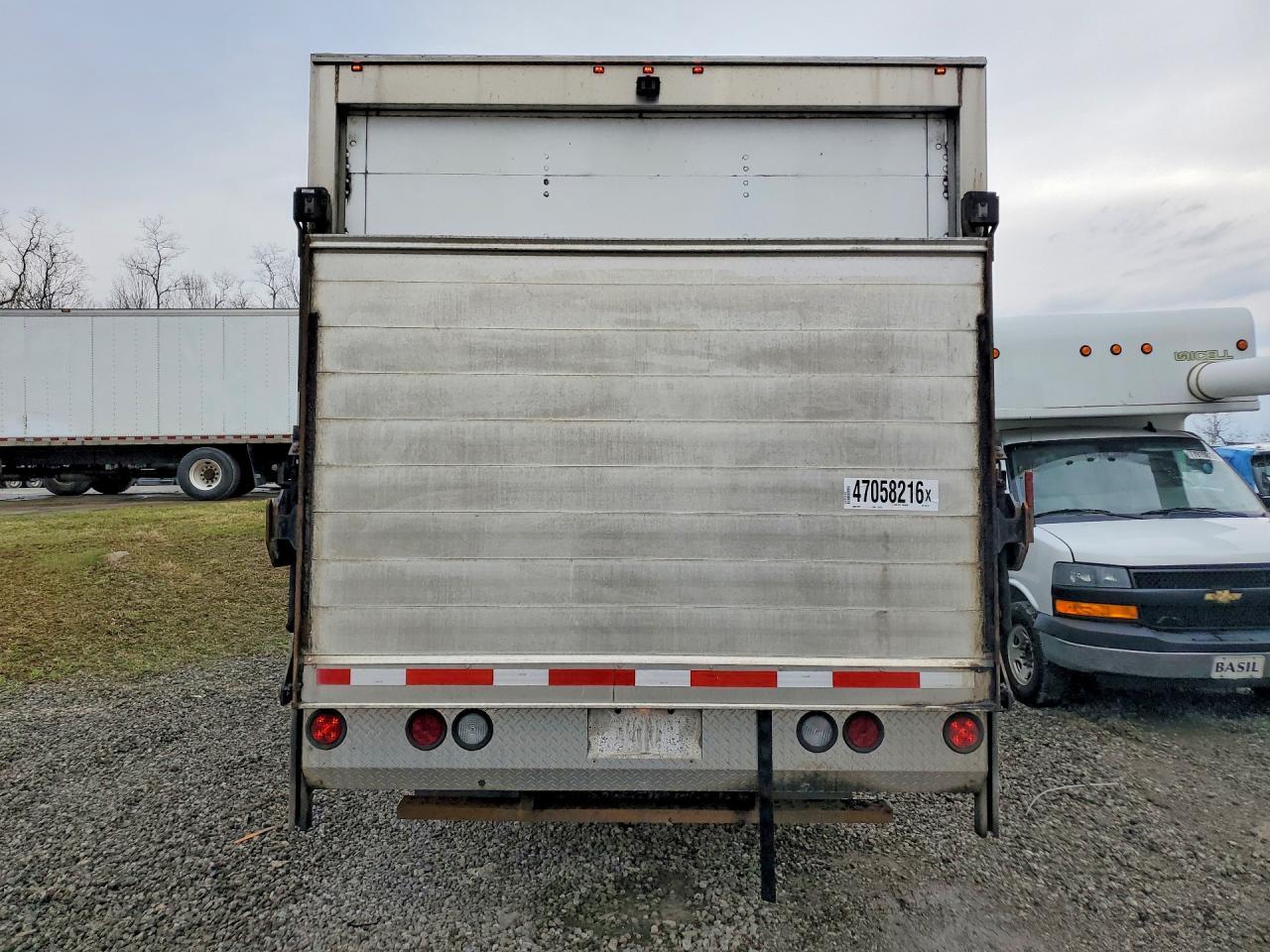 2018 Isuzu NPR HD BOX Truck