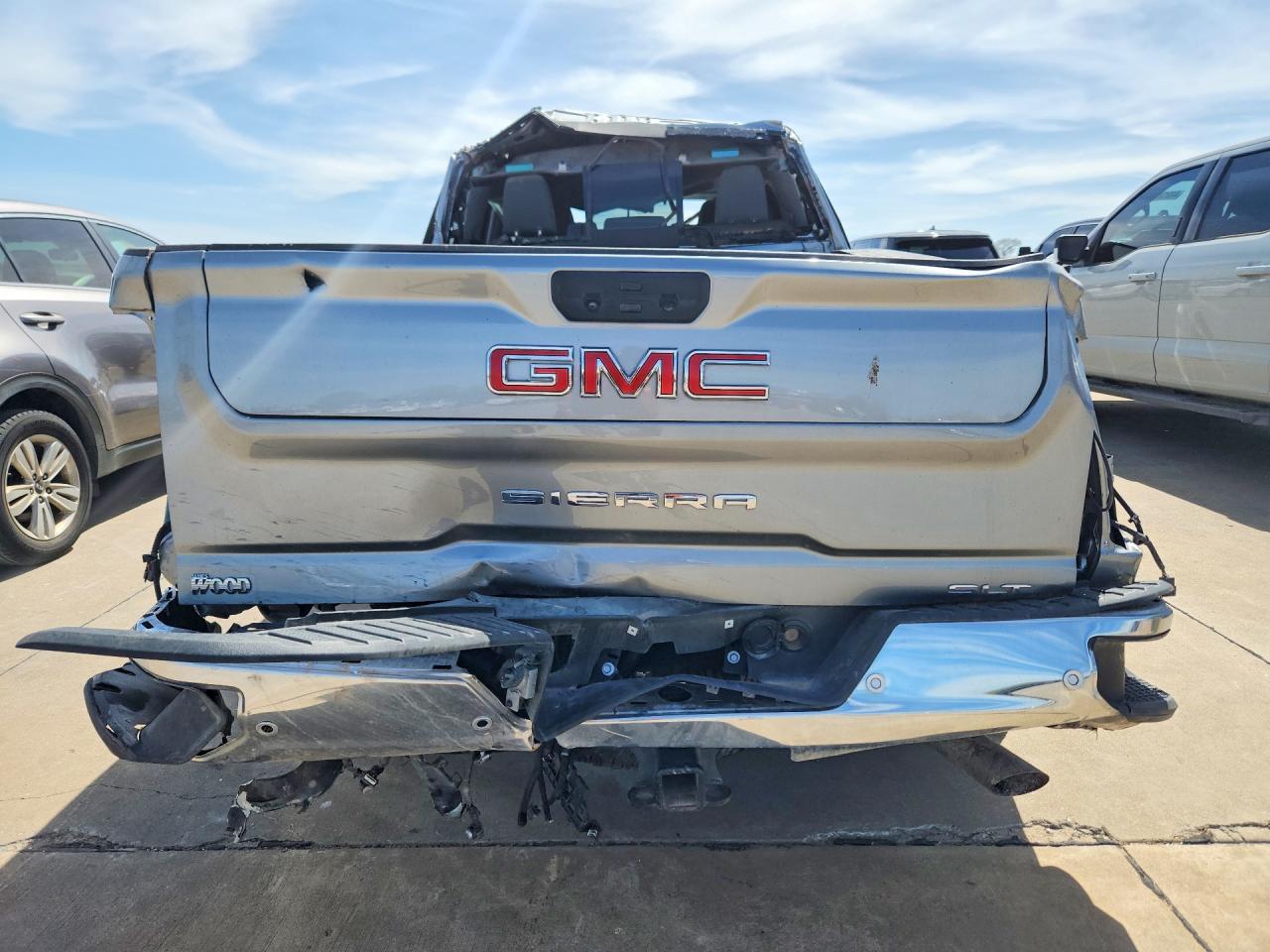 2025 GMC Sierra K2500 SLT