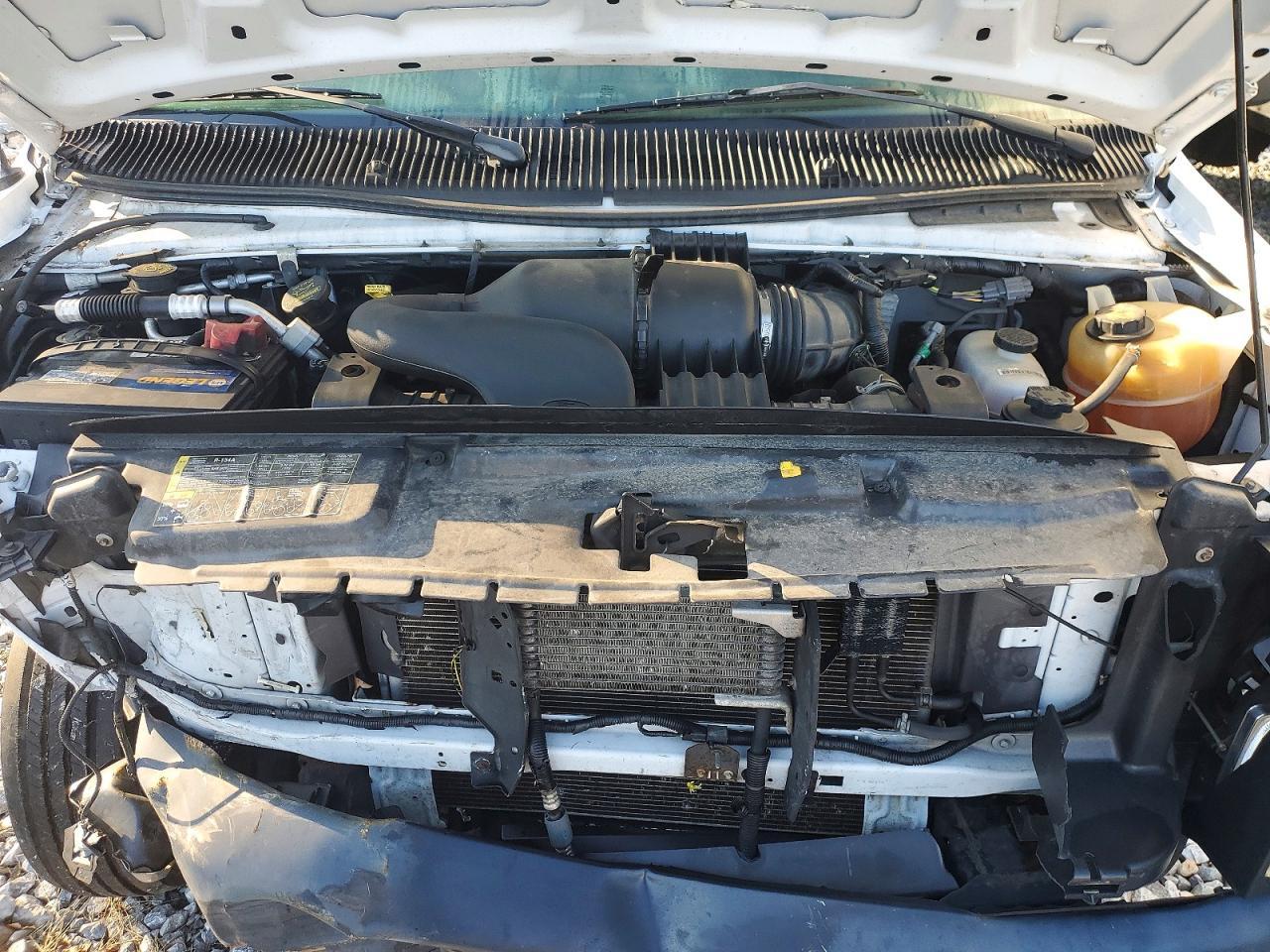 2015 Ford E350 BOX Truck