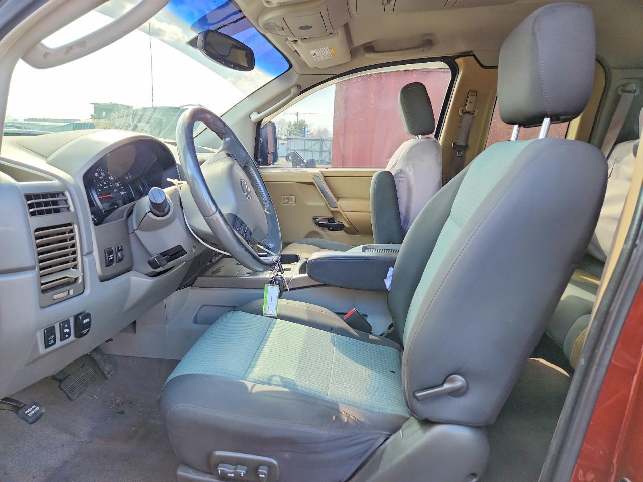 2004 Nissan Titan XE