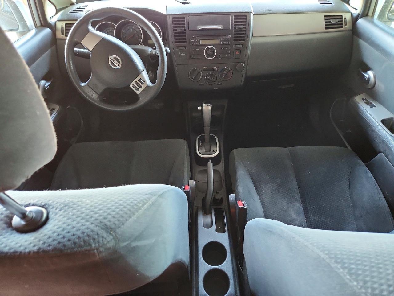 2011 Nissan Versa 1.8 s