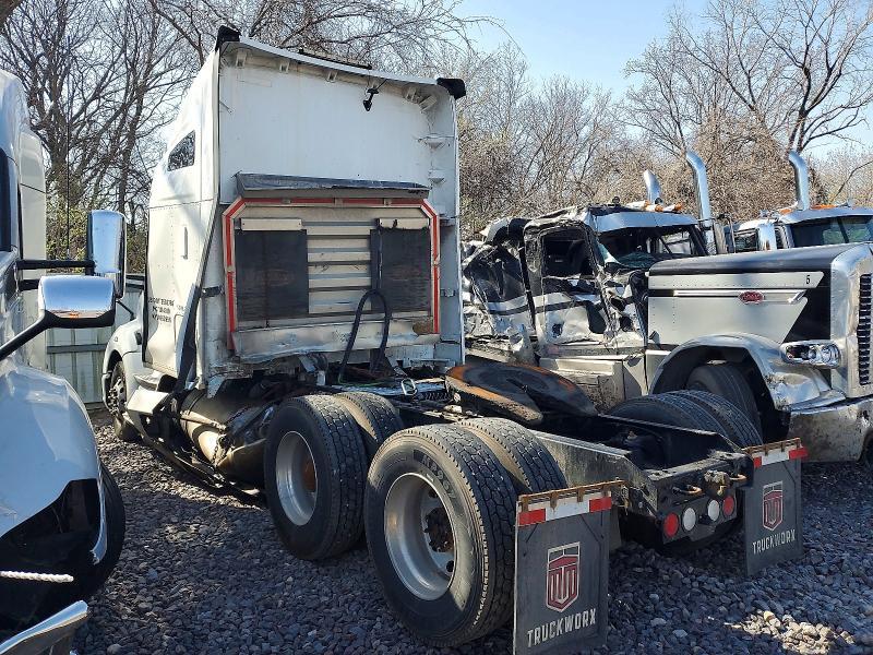 2020 Kenworth T680 Semi Truck