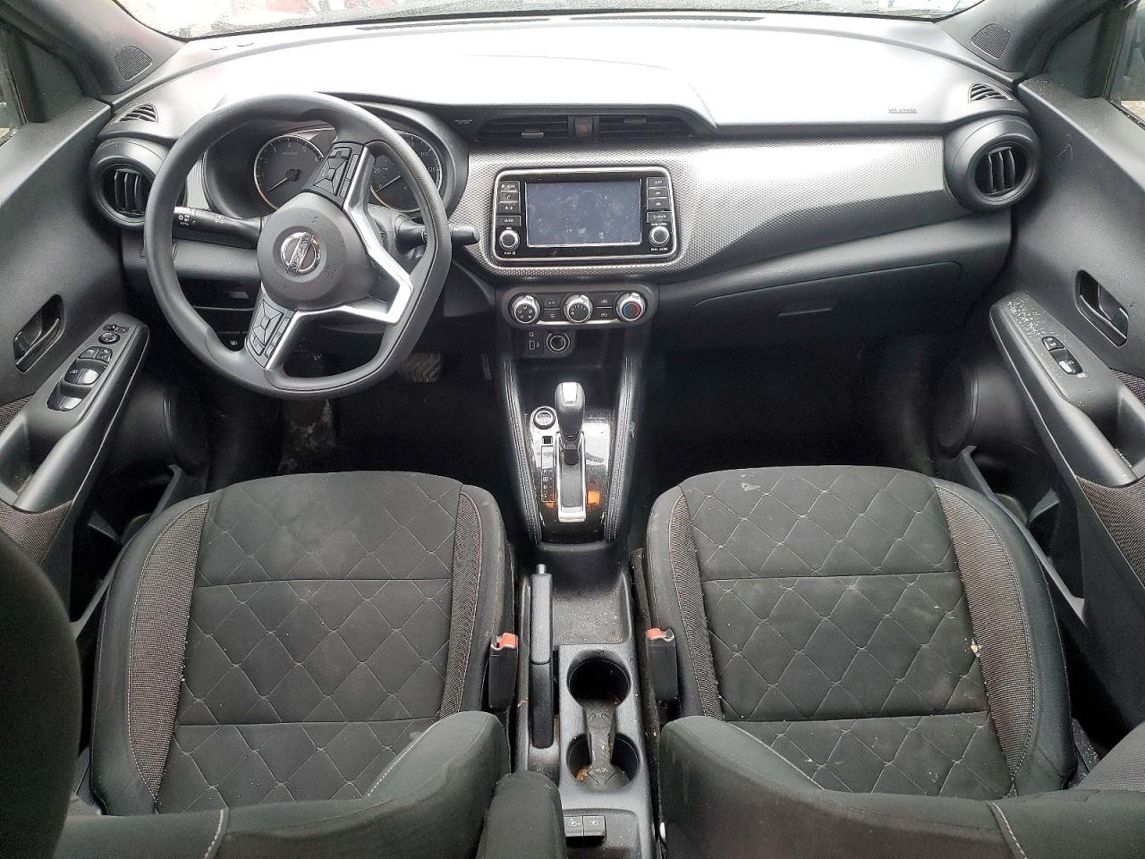 2019 Nissan Kicks s