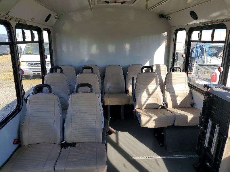 2014 Chevrolet Express G4-Shuttle Bus
