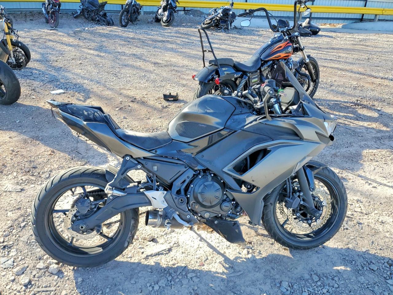 2023 Kawasaki EX650 R