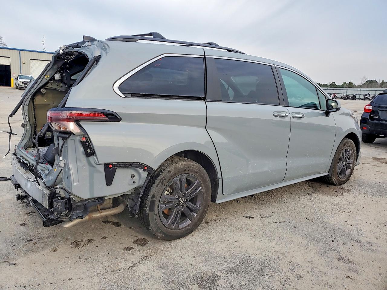 2024 Toyota Sienna Woodland Edition