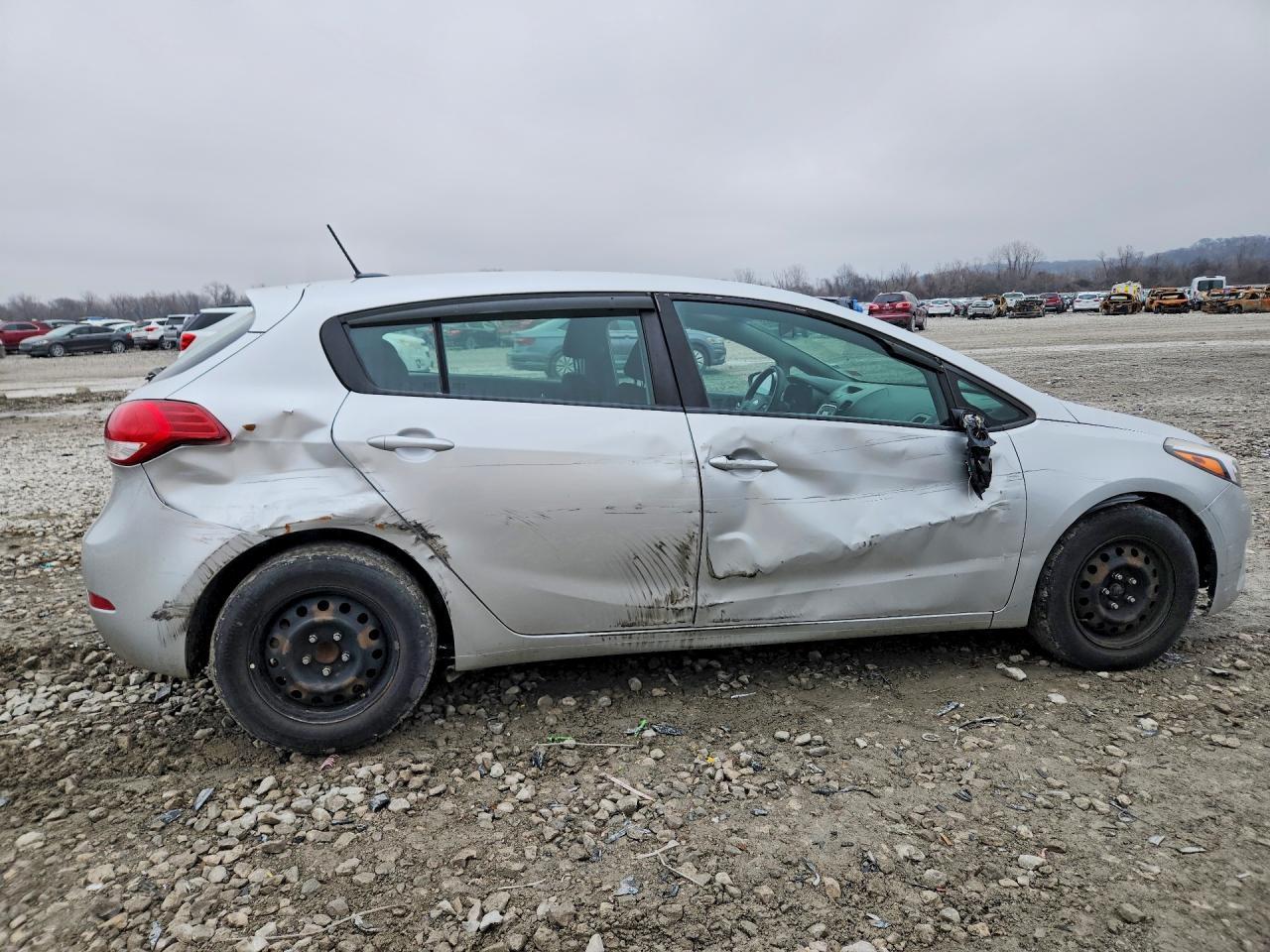 2017 KIA Forte5 lx