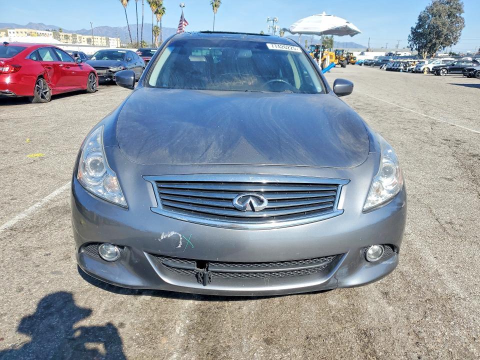 2015 Infiniti Q40