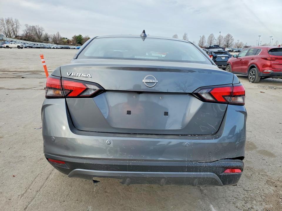 2025 Nissan Versa sv