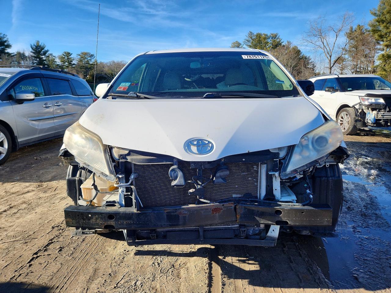 2012 Toyota Sienna xle 8-passenger