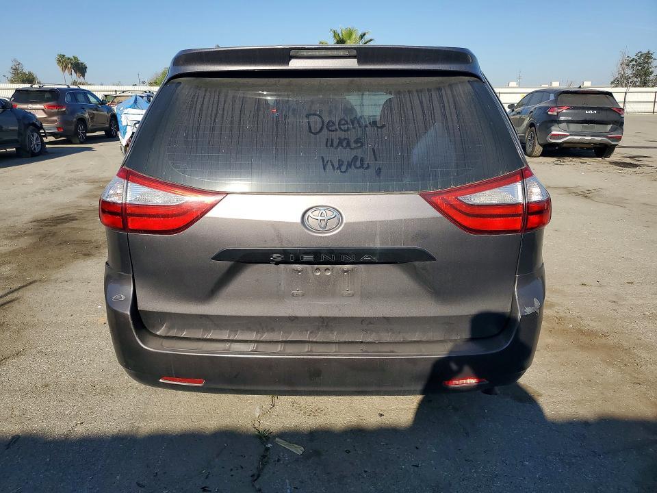 2016 Toyota Sienna l 7-passenger