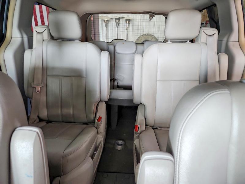 2010 Chrysler Town & Country Touring