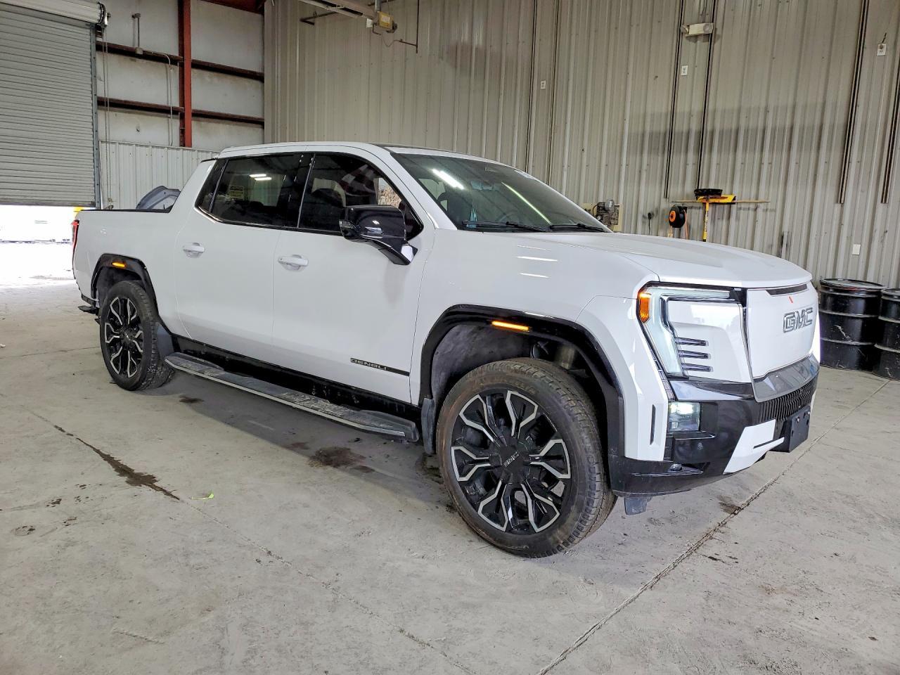 2025 GMC Sierra Denali