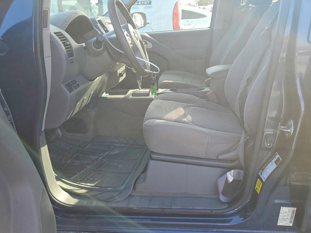 2017 Nissan Frontier SV