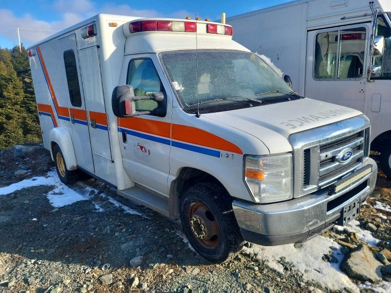 2016 Ford E-350 Ambulance