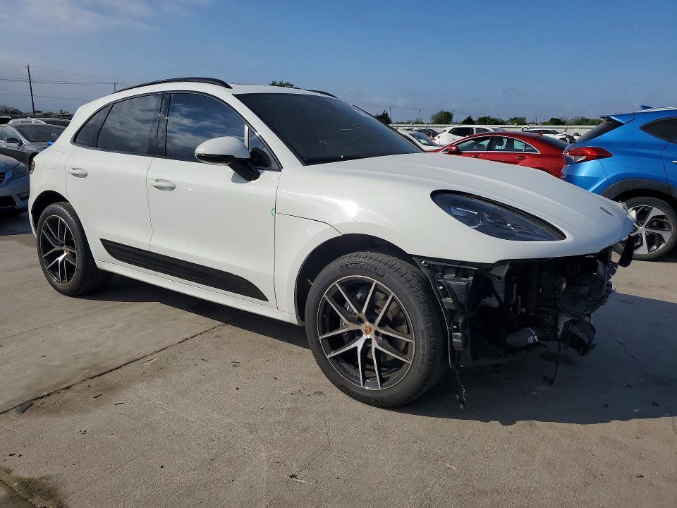 2024 Porsche Macan Base