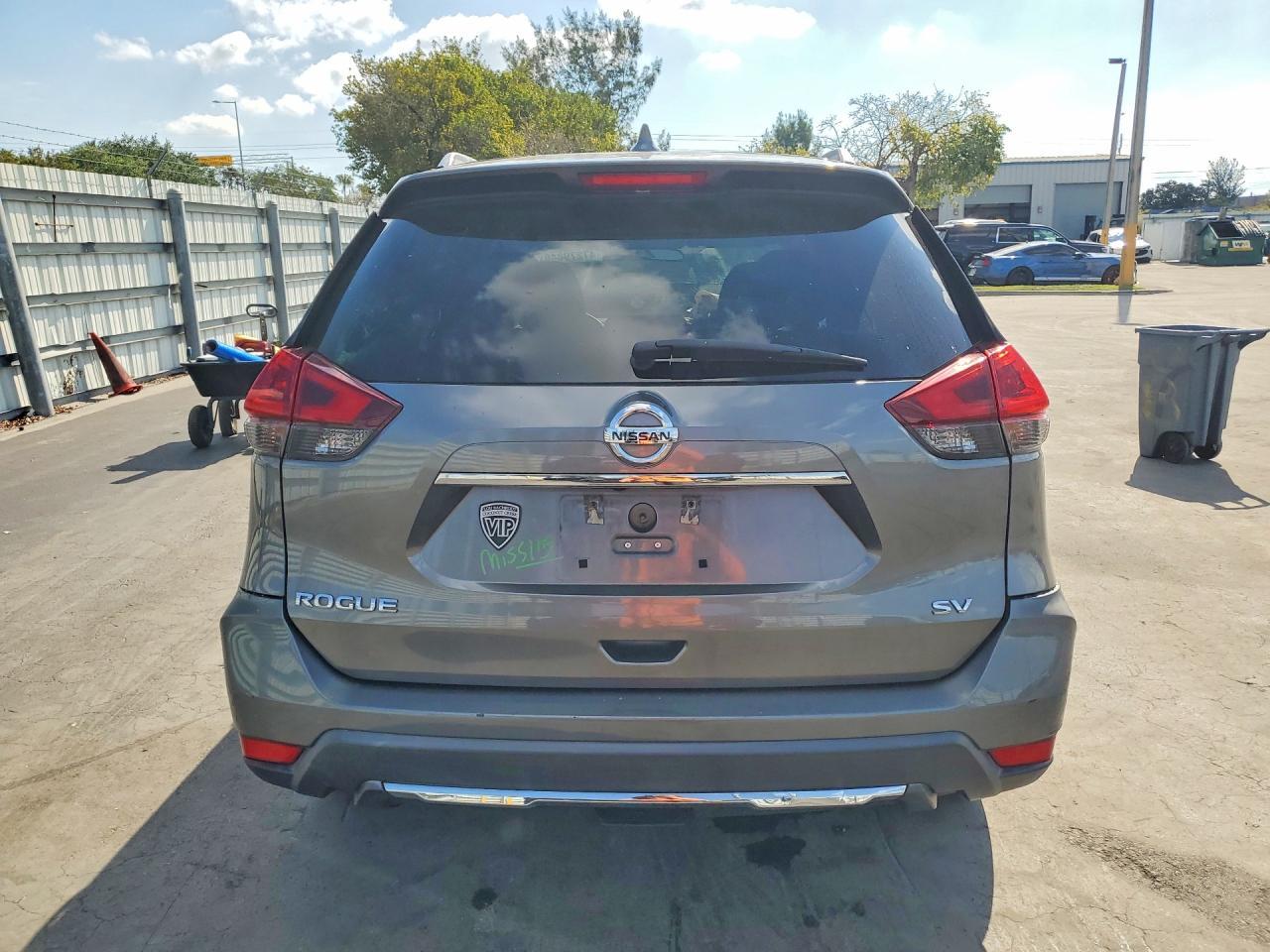 2018 Nissan Rogue sv