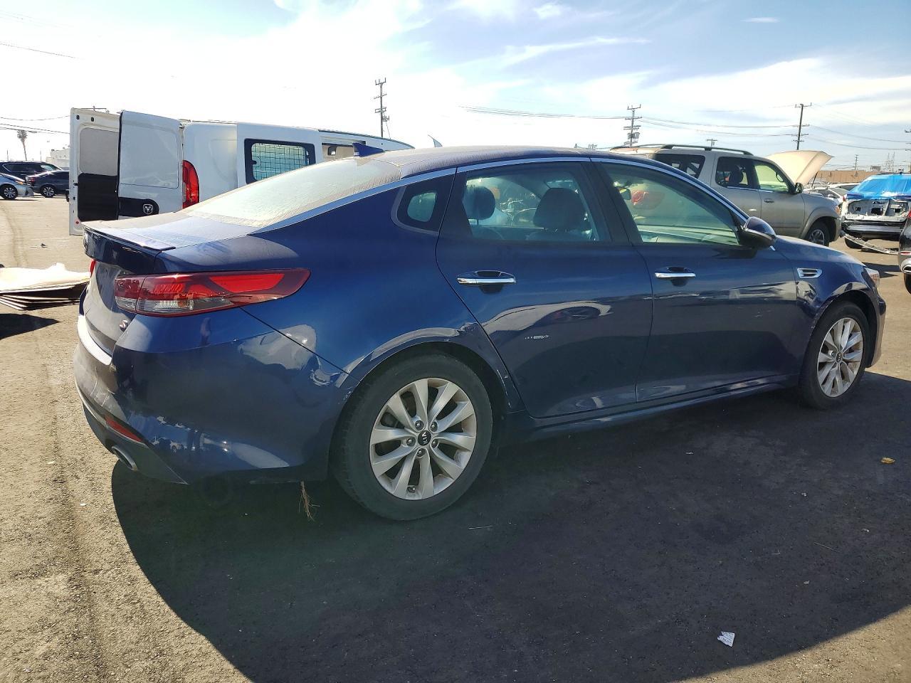 2018 KIA Optima s