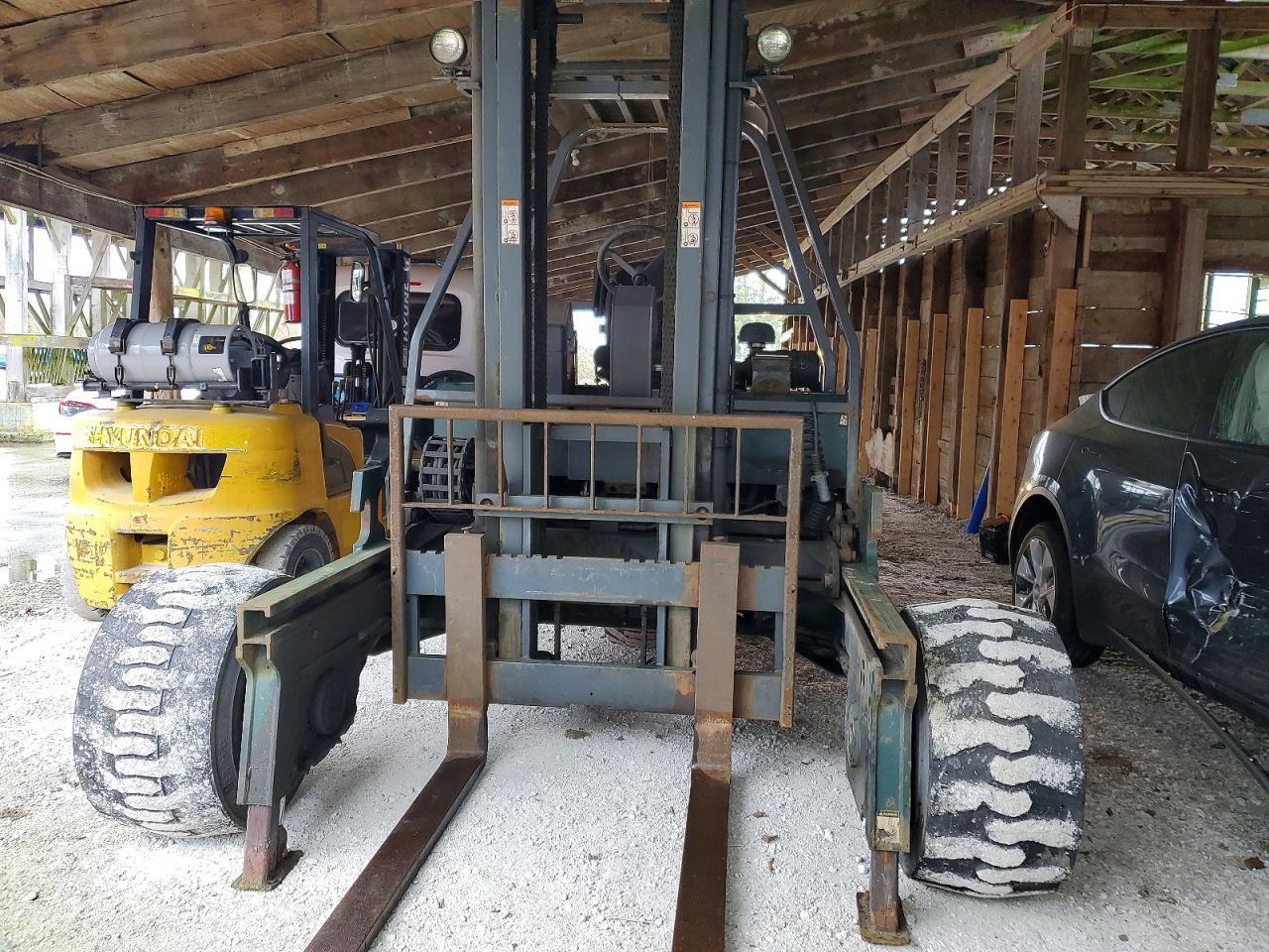 2006 Caterpillar Forklift