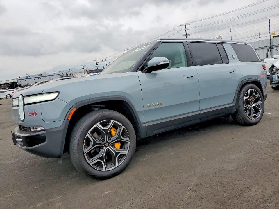 2024 Rivian R1S Adventure