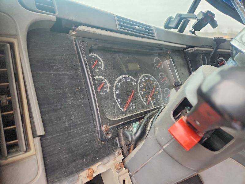 2006 Freightliner Columbia 112