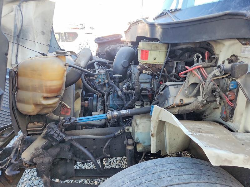 2003 International MA025 BOX Truck