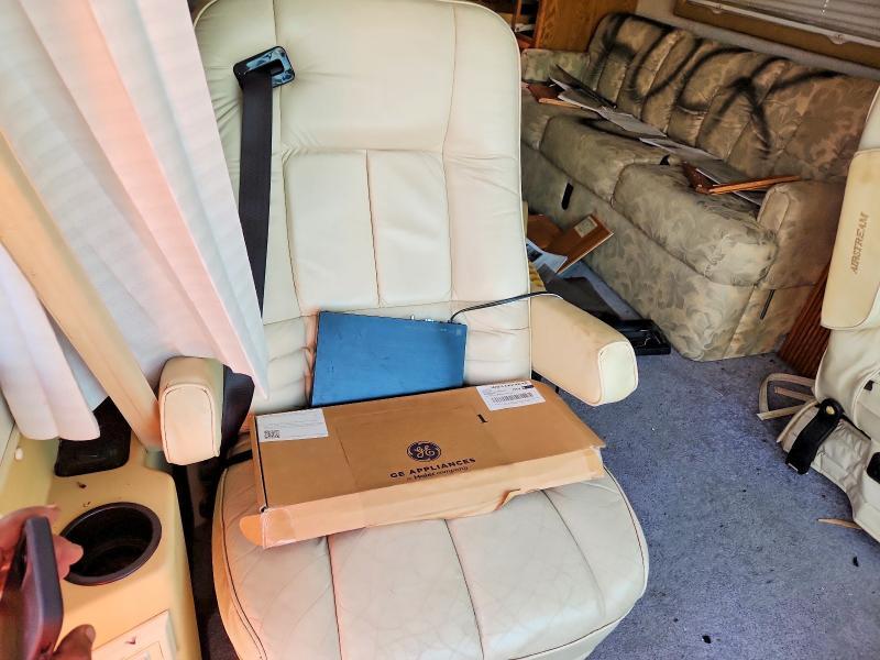 2001 Freightliner Chassis XC RV