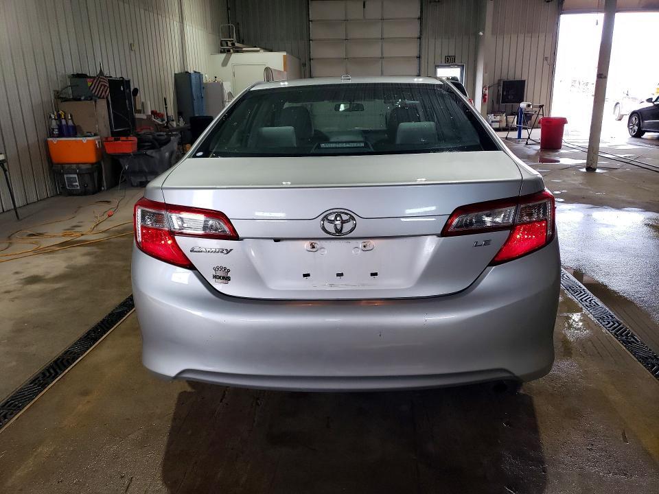 2014 Toyota Camry le