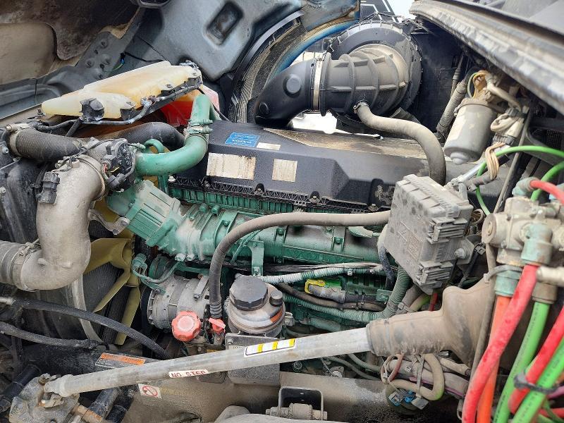 2022 Volvo VNL Semi Truck