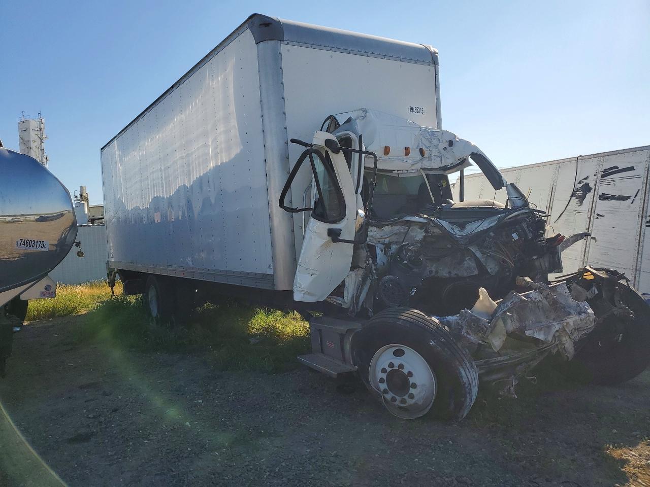 2021 Freigliner 2021 Freightliner Business Class M2 BOX Truck
