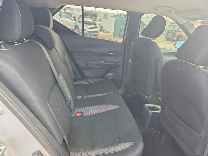 2018 Nissan Kicks sv