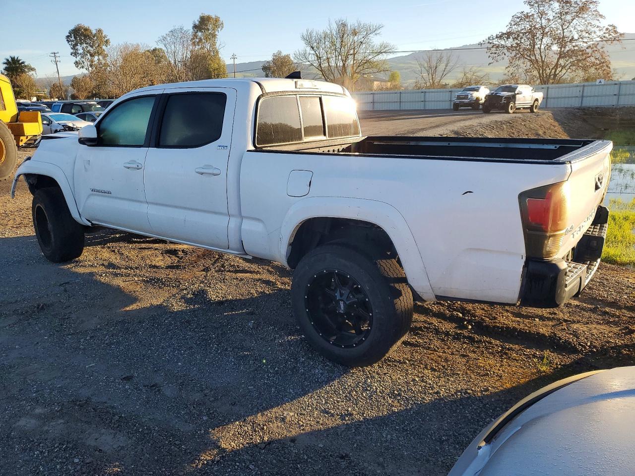 2017 Toyota Tacoma SR5 V6