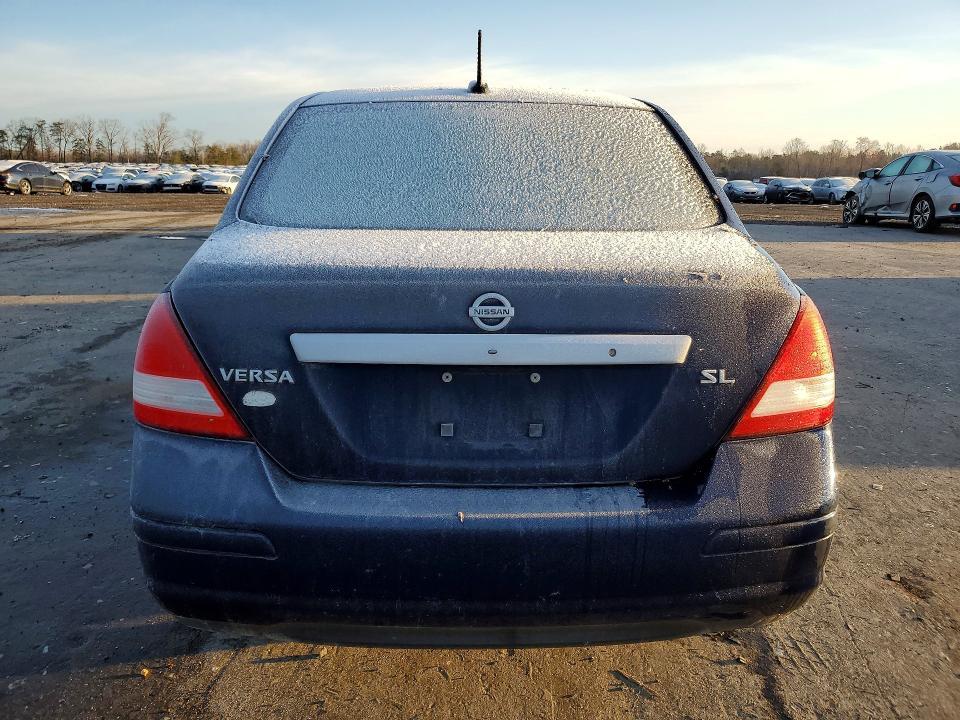 2011 Nissan Versa 1.8 s