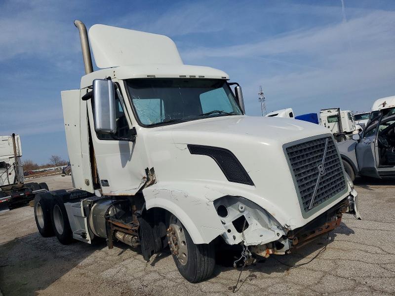 2011 Volvo Vnl Semi Truck