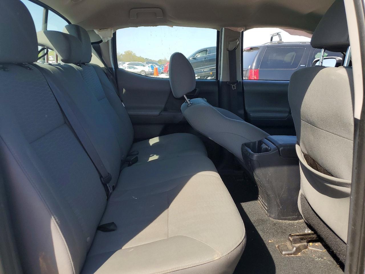 2018 Toyota Tacoma SR V6