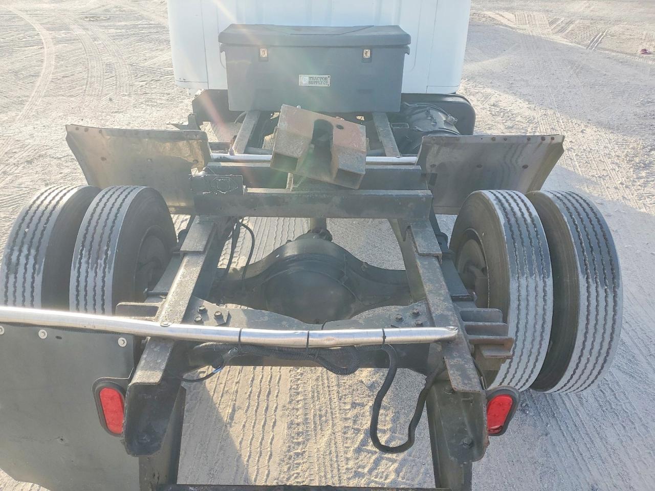 1995 International 4700 Semi Truck