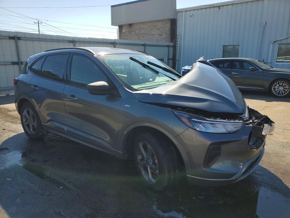 2023 Ford Escape st Line