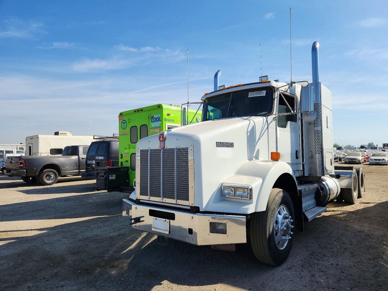 2015 Kenworth T880 Semi Truck