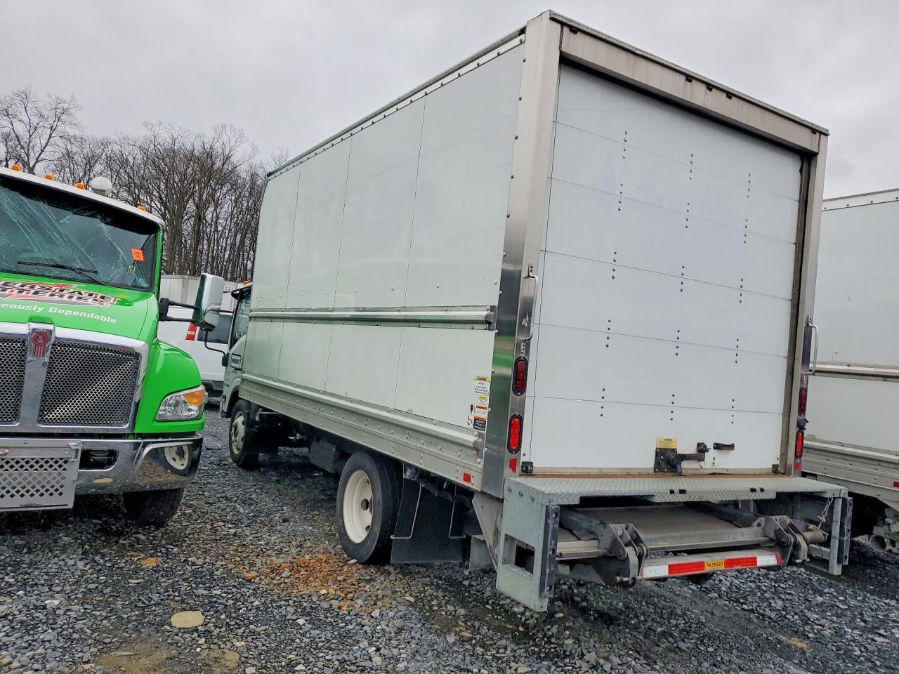 2020 Isuzu NPR HD BOX Truck
