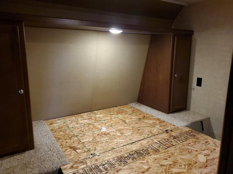 2017 Keystone Hideout Camper