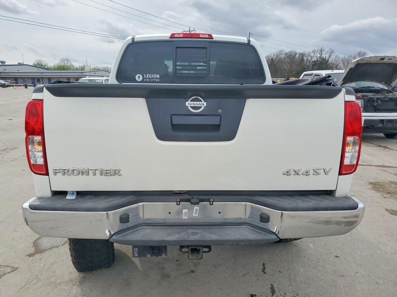 2015 Niss Frontier sv