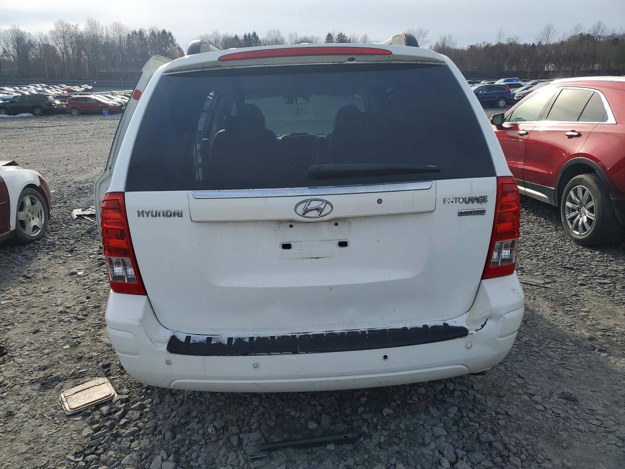 2008 Hyundai Entourage gls